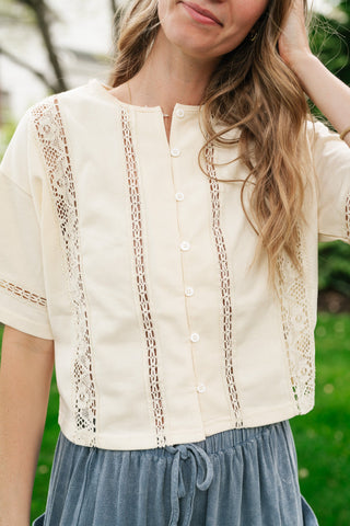 Daisy Field Button Up Top