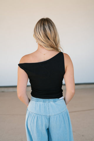 Belle Classic Off The Shoulder Knit Tank