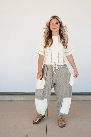 Daisy Field Button Up Top