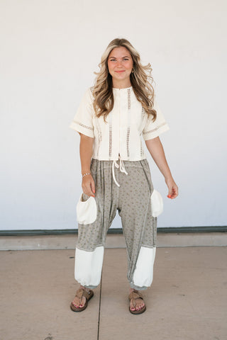 Daisy Field Button Up Top